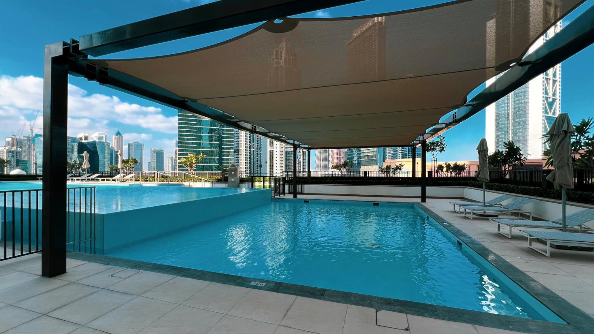 Burj Crown - New Sky High, Near Burj Khalifa, Boulevard View, Opposite Mall Apartment Dubai