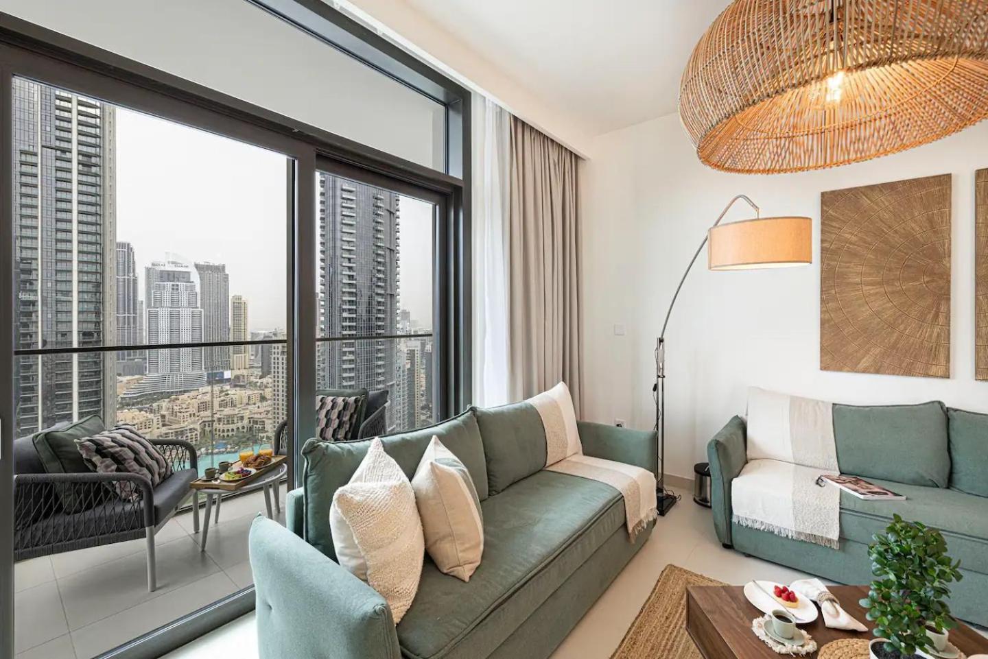 Burj Crown - New Sky High, Near Burj Khalifa, Boulevard View, Opposite Mall Apartment