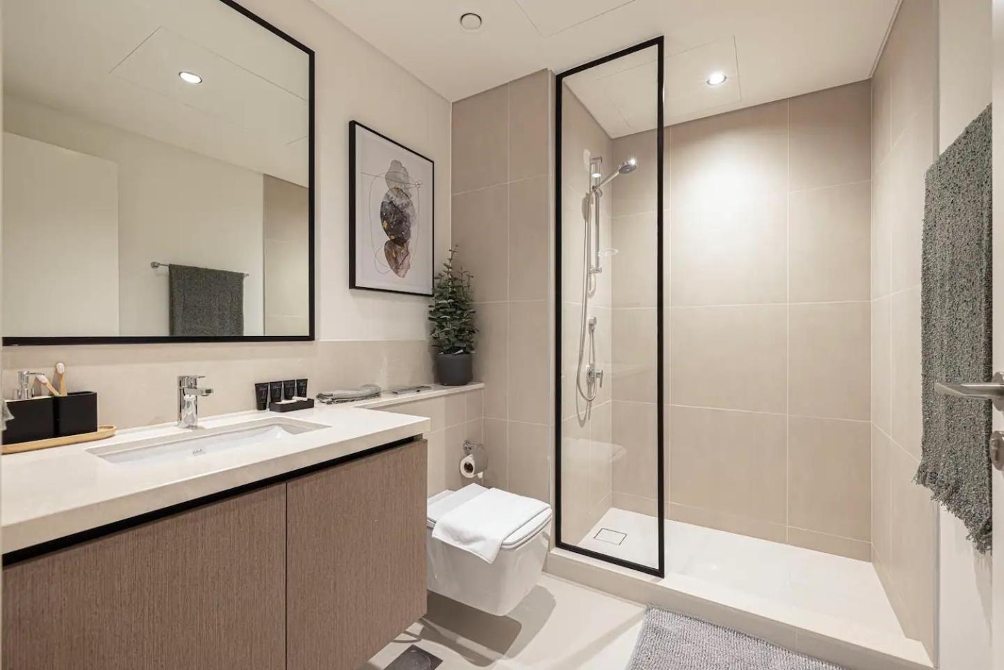 Apartment Burj Crown - New Sky High, Near Burj Khalifa, Boulevard View, Opposite Mall